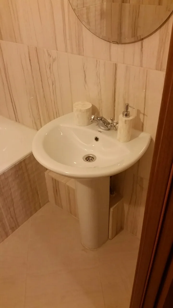 Ремонт санузла под ключ: раковина и плитка в квартире